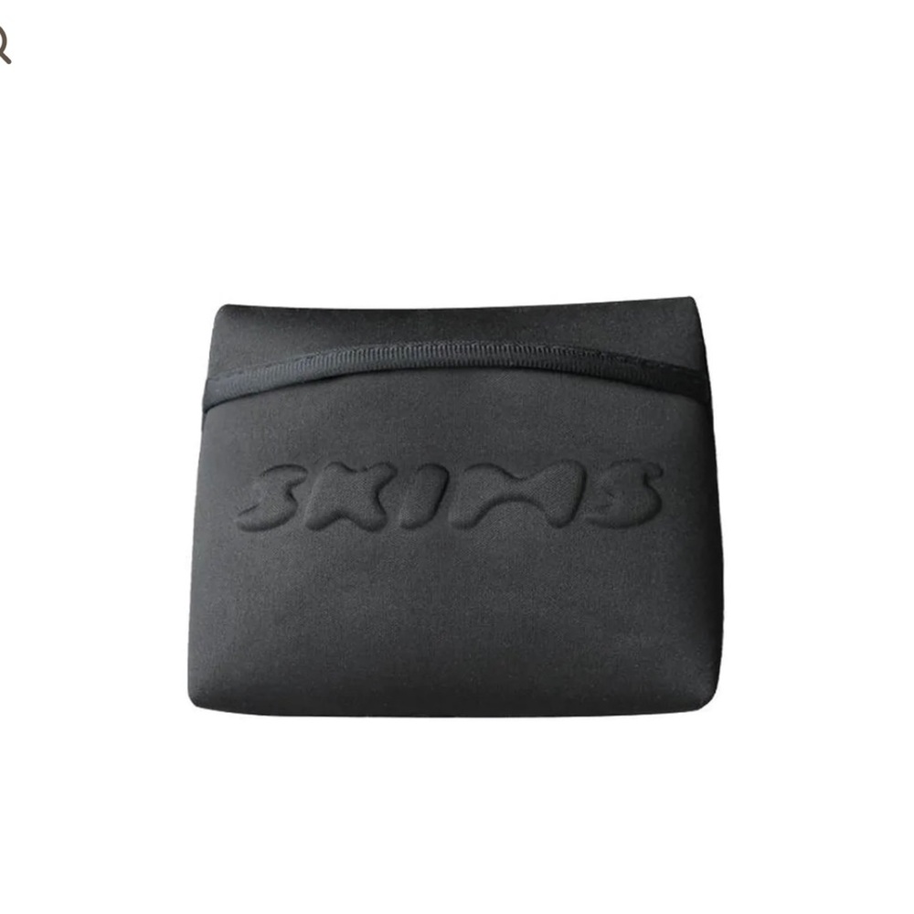 Skims pouch